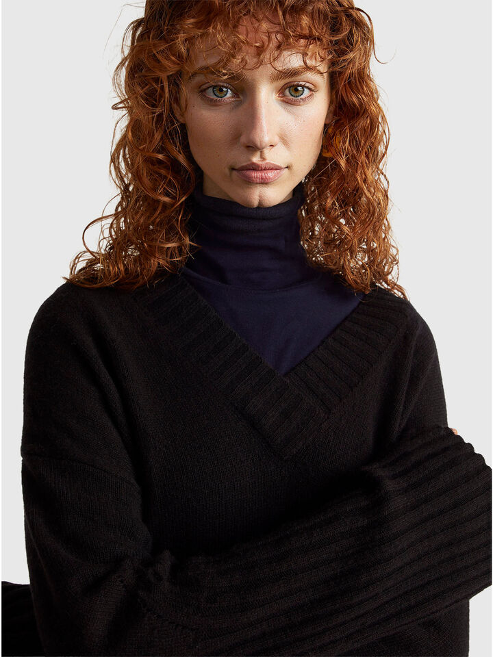 V NECK SWEATER L/S Women image number 4